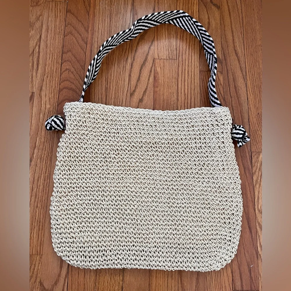 NWT Boho Woven Straw Rustic Tote Bag Black & White Strap Eco friendly Festival - Picture 2 of 8